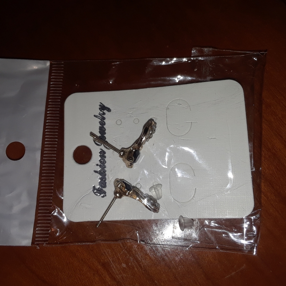 Cat earrings stud